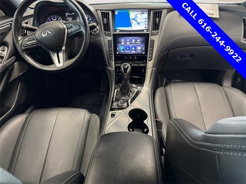 Used 2019 INFINITI Q60 3.0t Luxe w/ Essential Package image 5