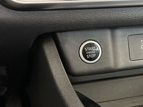 Used 2023 Nissan Rogue SV image 16