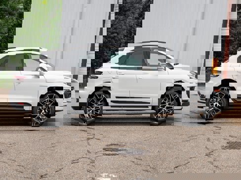 New 2026 Porsche Macan image 11
