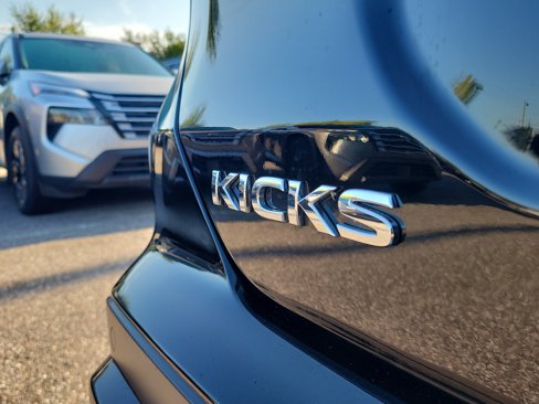 Certified 2024 Nissan Kicks SV image 8