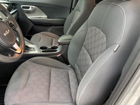 Used 2022 Kia Niro LX image 25