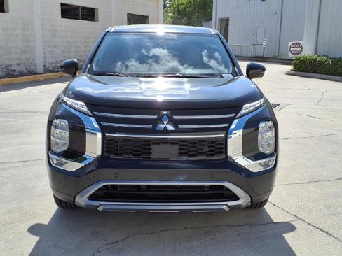 New 2025 Mitsubishi Outlander SE image 6