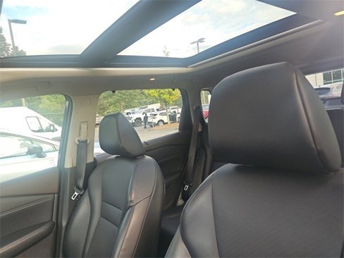 Used 2023 Nissan Rogue SV w/ SV Premium Package image 15