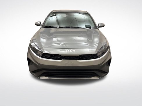 Used 2022 Kia Forte LXS image 2