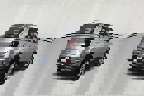 New 2025 Hyundai Venue SE image 7