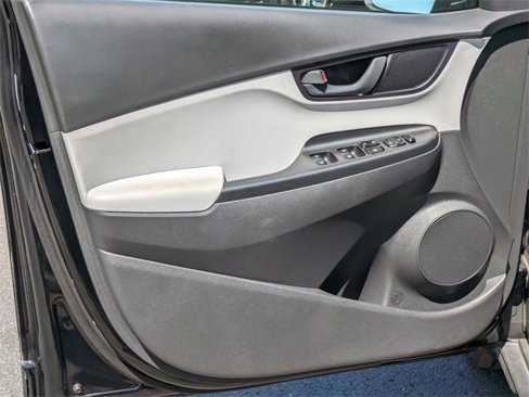 Used 2023 Hyundai Kona SEL image 11