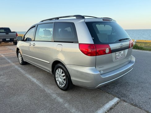 Used 2006 Toyota Sienna CE image 7