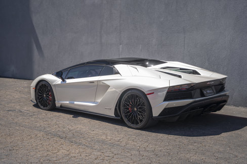 Used 2019 Lamborghini Aventador S image 12