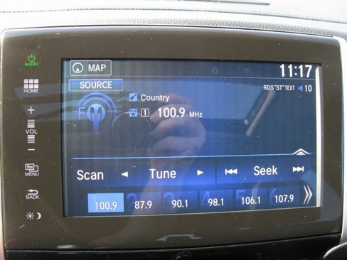 Used 2017 Honda Pilot Touring image 24