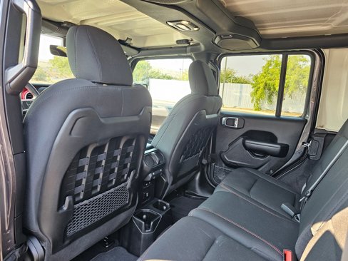 Used 2021 Jeep Wrangler Unlimited Rubicon image 11