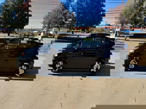 Used 2010 Toyota Prius Two image 2