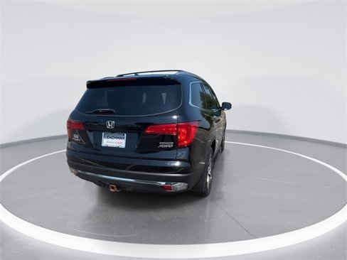 Used 2016 Honda Pilot Touring image 2