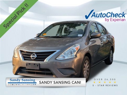 Used 2016 Nissan Versa SV image 1
