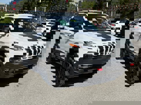 Used 2017 Jeep Cherokee Trailhawk w/ Trailer Tow Group image 6