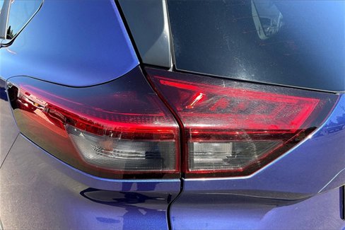 Used 2023 Nissan Rogue SV image 29