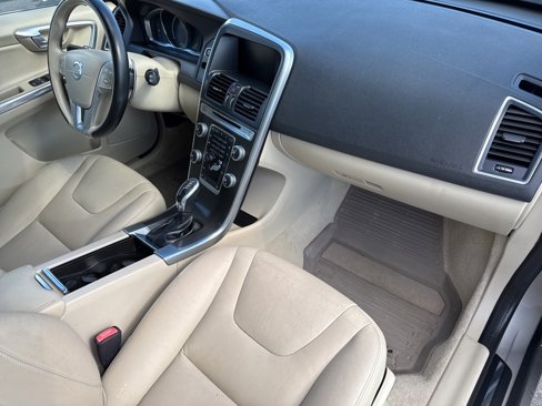 Used 2015 Volvo XC60 T6 w/ Protection Package image 26
