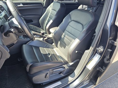 Used 2017 Volkswagen GTI SE image 6