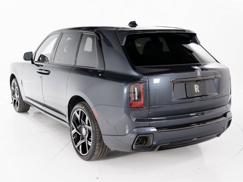 New 2025 Rolls-Royce Cullinan Black Badge image 3