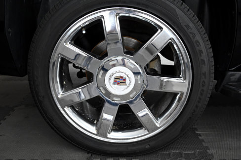 Used 2011 Cadillac Escalade ESV Luxury image 47
