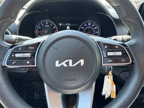 Used 2023 Kia Forte LXS image 21