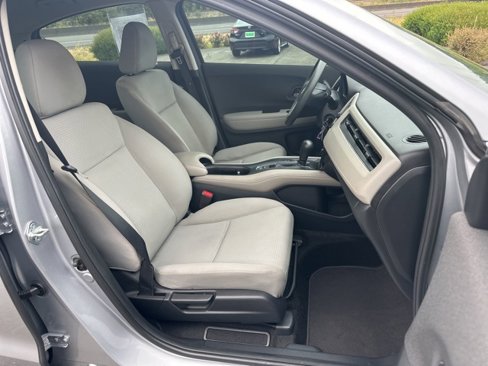 Used 2021 Honda HR-V LX image 12