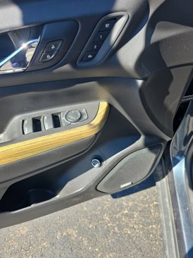 Used 2019 GMC Acadia Denali image 9