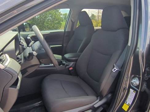 Used 2021 Toyota RAV4 LE image 15