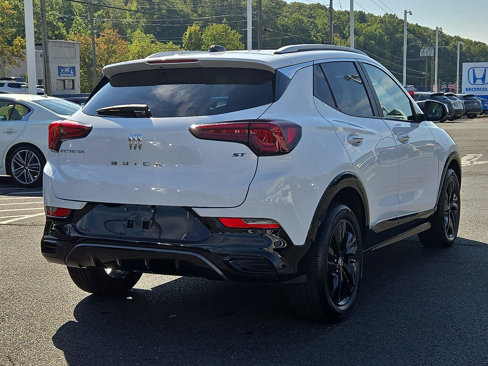 Used 2024 Buick Encore GX Sport Touring w/ Comfort Package image 5