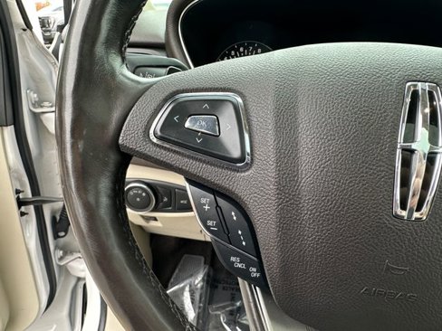 Used 2018 Lincoln MKC Reserve image 13