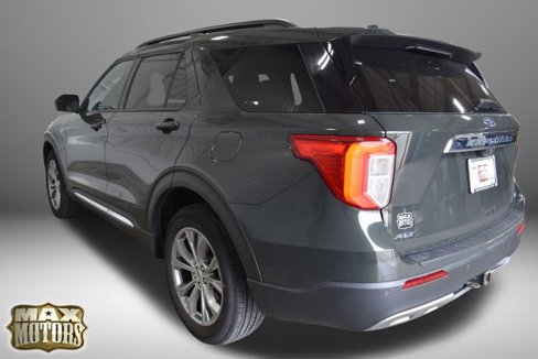 Used 2022 Ford Explorer XLT w/ Equipment Group 202A image 7