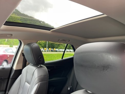 Used 2021 Buick Envision Essence w/ Technology Package I image 22