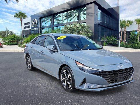 Used 2022 Hyundai Elantra Limited image 3