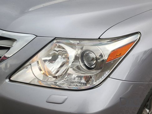 Used 2011 Lexus LX 570 4WD w/ Luxury Pkg image 9