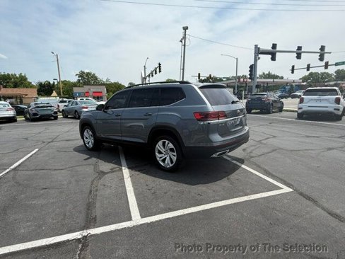 Used 2021 Volkswagen Atlas SE image 12
