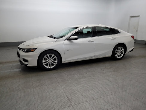 Used 2017 Chevrolet Malibu LT image 2