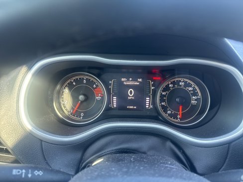 Used 2018 Jeep Cherokee Latitude Plus image 11