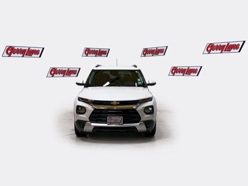Used 2021 Chevrolet TrailBlazer LT image 2