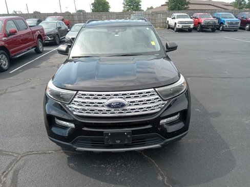 Used 2020 Ford Explorer XLT w/ Equipment Group 202A image 2