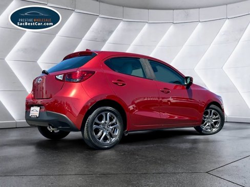 Used 2020 Toyota Yaris LE image 8