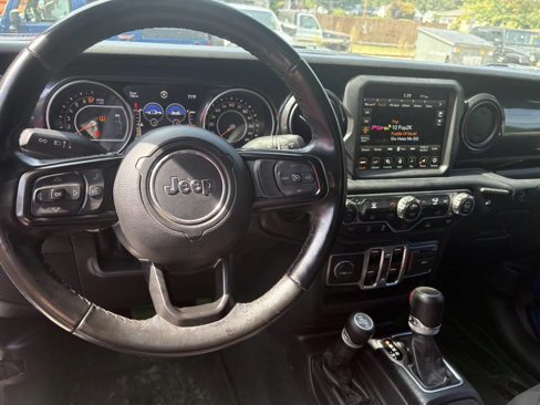 Used 2022 Jeep Gladiator Sport image 15