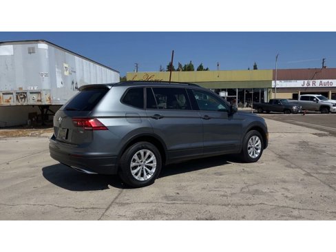 Used 2018 Volkswagen Tiguan S image 3