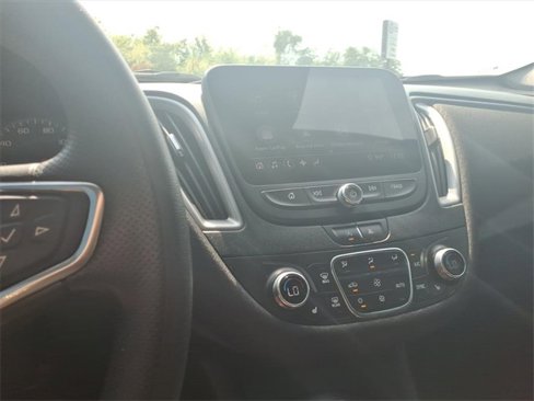 Used 2022 Chevrolet Malibu LT image 13