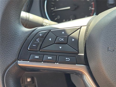 Used 2020 Nissan Rogue SV image 33