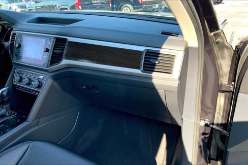 Used 2021 Volkswagen Atlas SE image 16