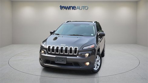 Used 2016 Jeep Cherokee Latitude w/ Cold Weather Group image 10