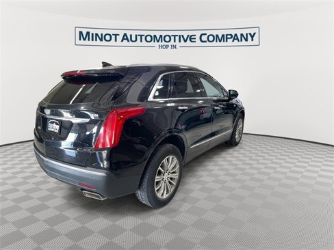 Used 2017 Cadillac XT5 Luxury w/ Driver Awareness Package image 8