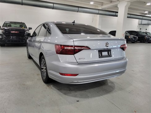 Used 2021 Volkswagen Jetta SE image 12