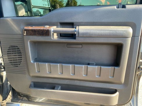 Used 2015 Ford F350 Platinum w/ Platinum Package image 33