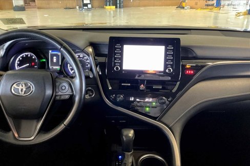 Used 2023 Toyota Camry SE image 6