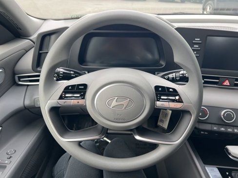 New 2025 Hyundai Elantra SE image 14